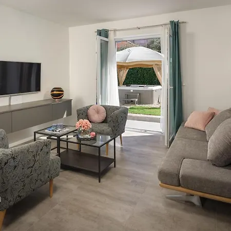 Вилла Roko- The Spacious Luxury Трогир