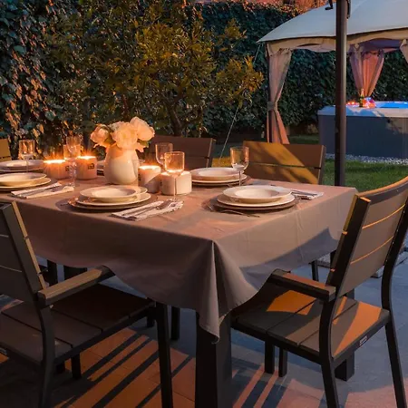 ヴィラ Roko- The Spacious Luxury