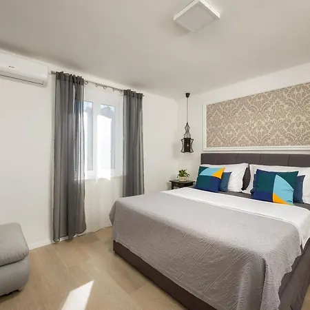 ヴィラ Roko- The Spacious Luxury *