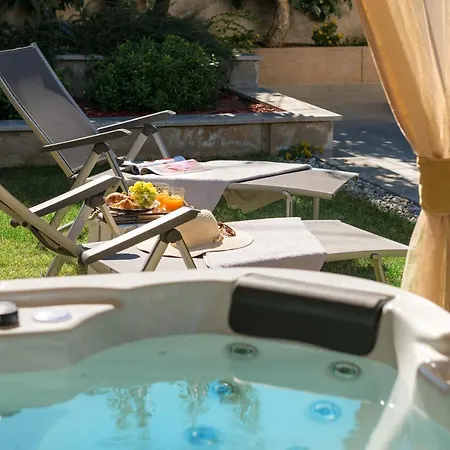 Roko- The Spacious Luxury ヴィラ トロギール