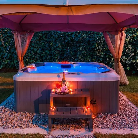 Roko- The Spacious Luxury Villa