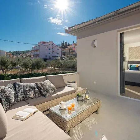 Roko- The Spacious Luxury Villa