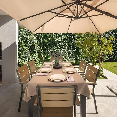 Villa Roko- The Spacious Luxury Trogir