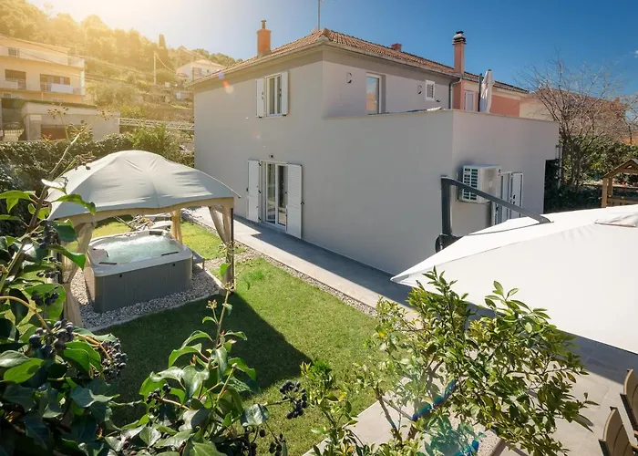 Roko- The Spacious Luxury * Trogir