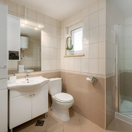 Roko- The Spacious Luxury * Трогір